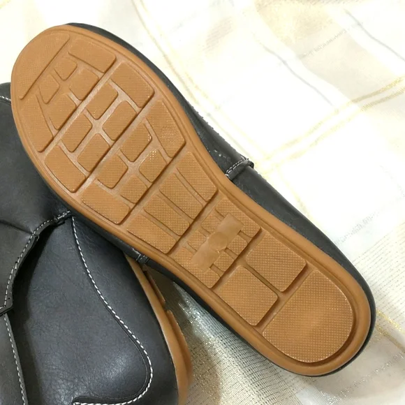 Ladies moccasins size 7 adjustable at ankle NEW - Picture 4 of 6